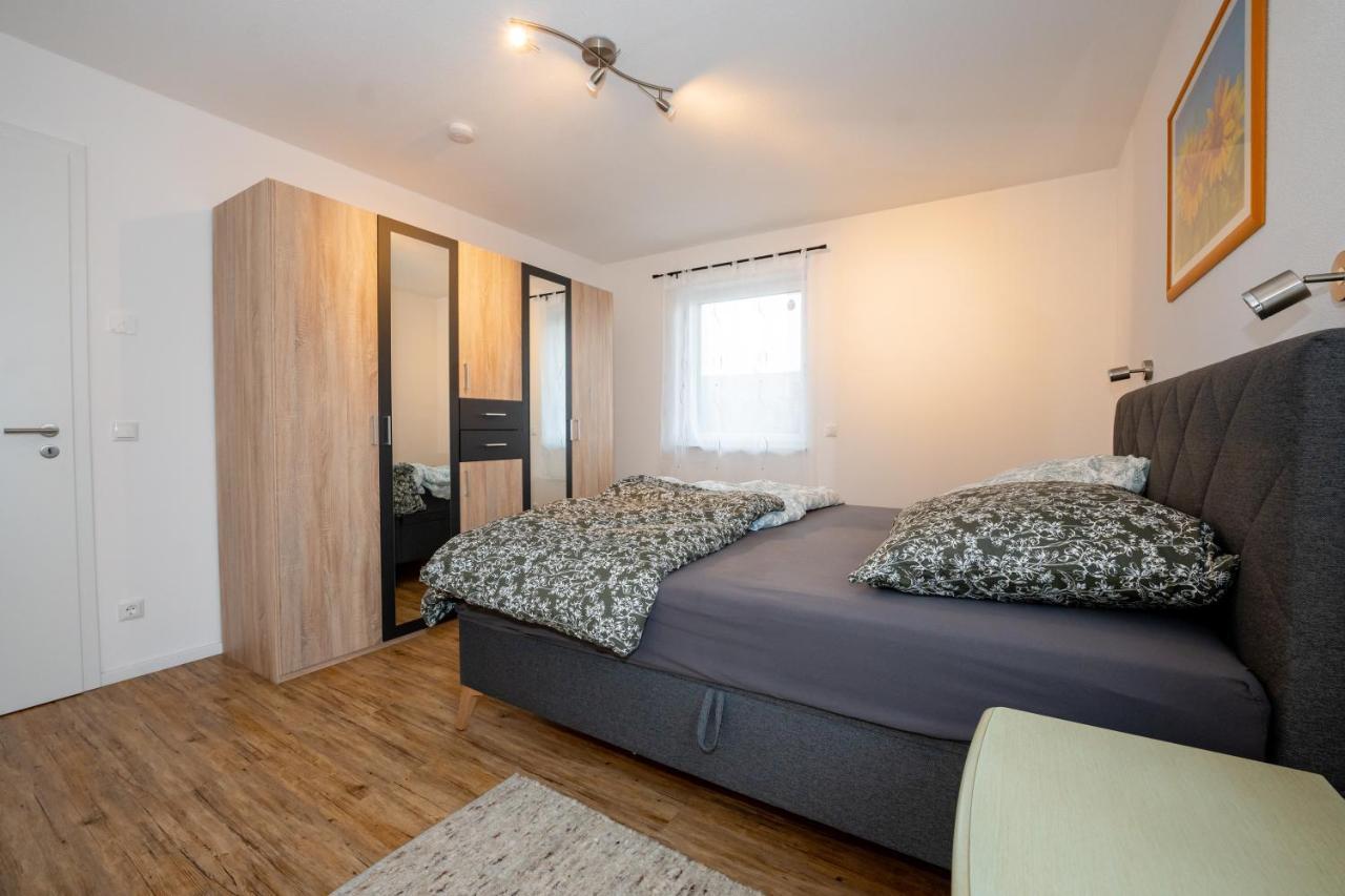 Rosenbogen Apartment บาดวือริสโฮเฟิน ภายนอก รูปภาพ