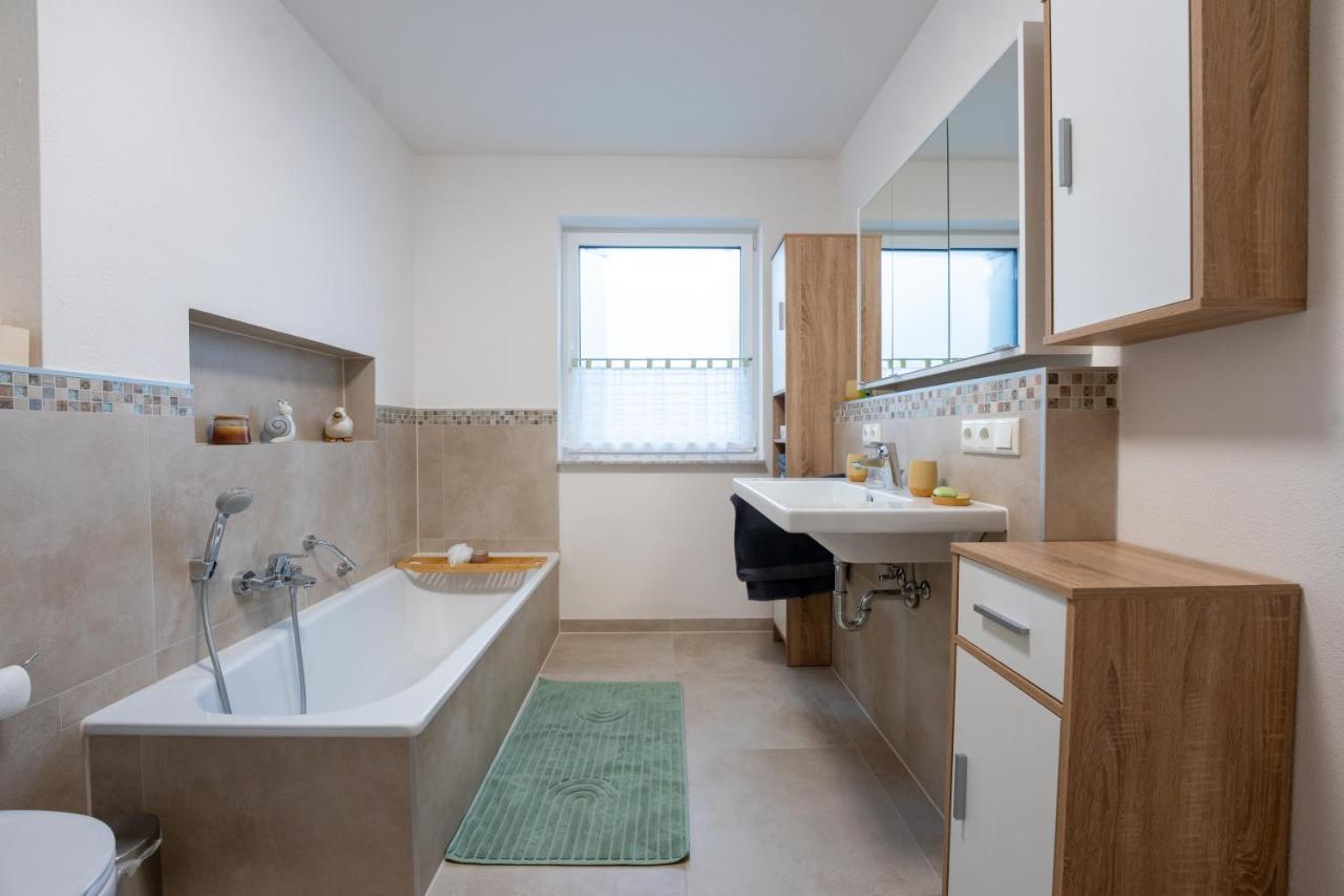 Rosenbogen Apartment บาดวือริสโฮเฟิน ภายนอก รูปภาพ