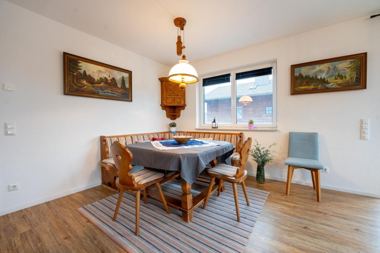 Rosenbogen Apartment บาดวือริสโฮเฟิน ภายนอก รูปภาพ